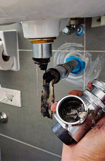 https://blockeddrainsleederville.com.au/uploads/2025/07/blocked-sink-36737.jpg