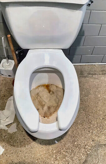 https://blockeddrainsleederville.com.au/uploads/2025/07/blocked-toilet-27776.jpg