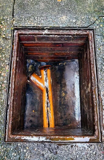 https://blockeddrainsleederville.com.au/uploads/2025/07/hero-blocked-sewers-39472.jpg